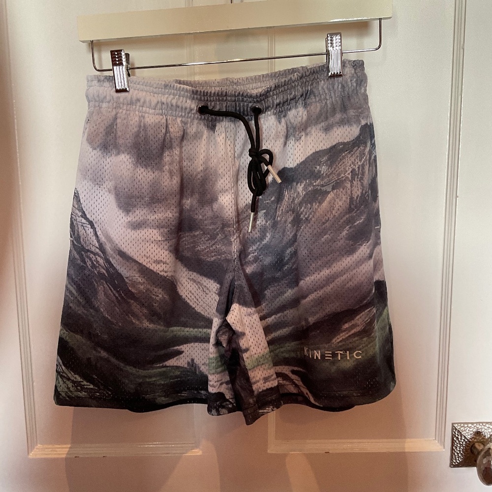 Mens kinetic shorts, M no tags never worn